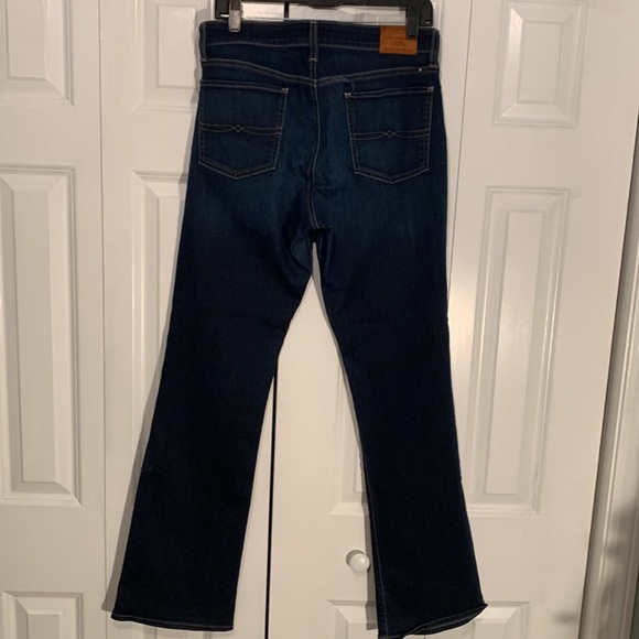 Lucky Brand boot leg jeans size 10/30R - Picture 4 of 5